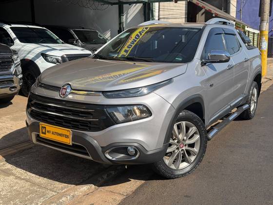 FIAT TORO 2.0 16V TURBO DIESEL RANCH 4WD AT9 FIAT TORO 2.0 16V TURBO DIESEL RANCH 4WD AT9